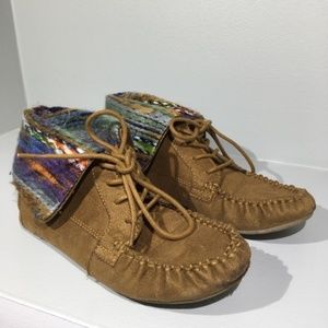 Size 7 Makalu Moccasins